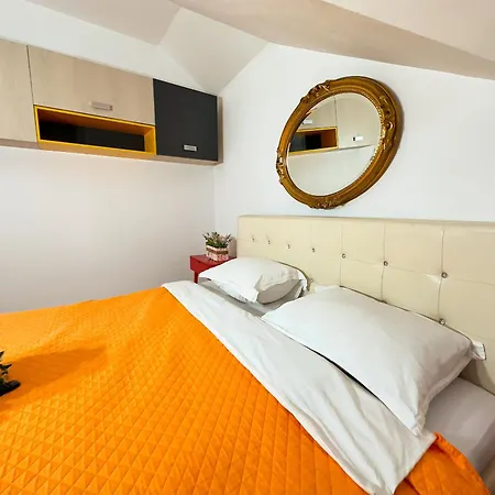 Calypso Apartment *